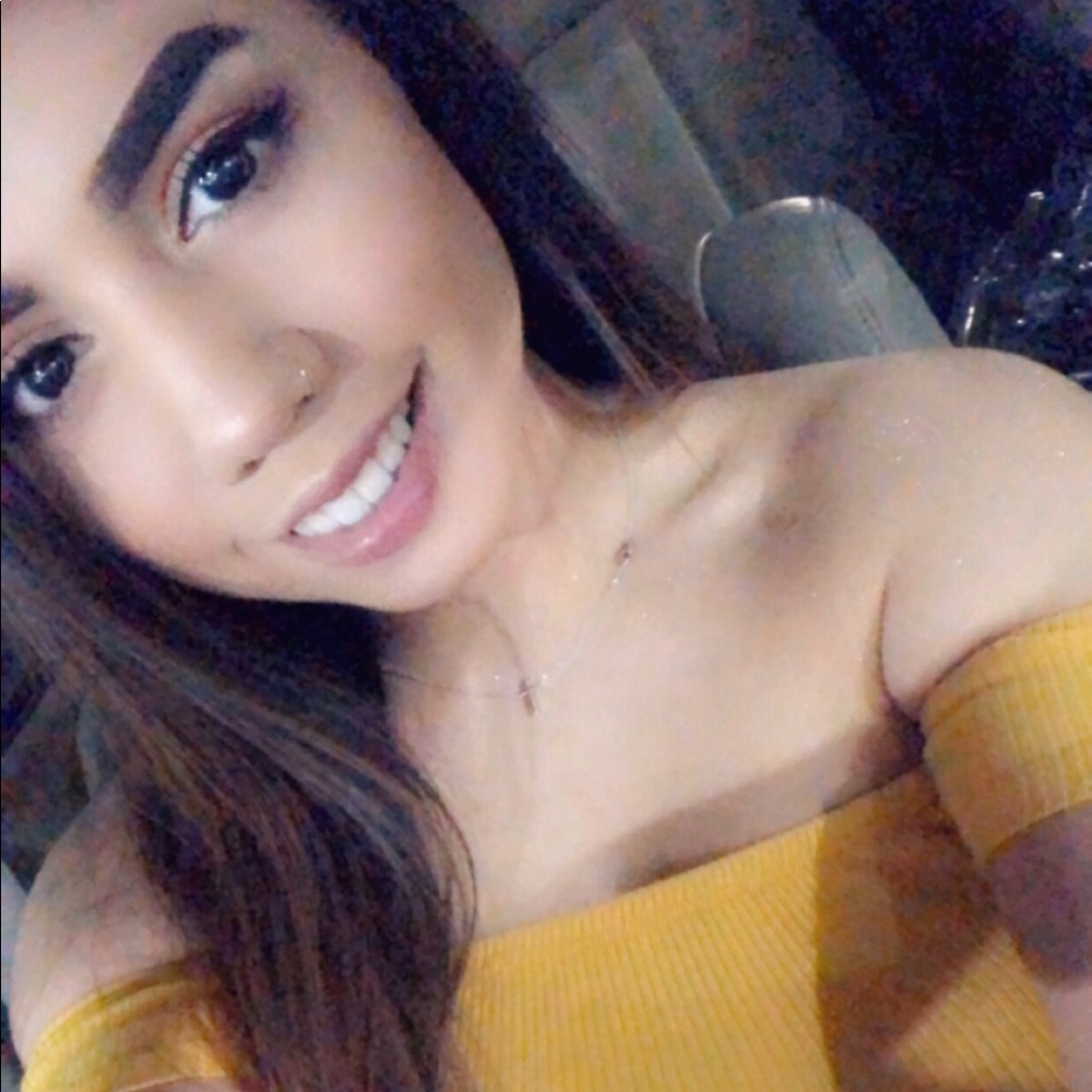 Meet your Posher, Adriana